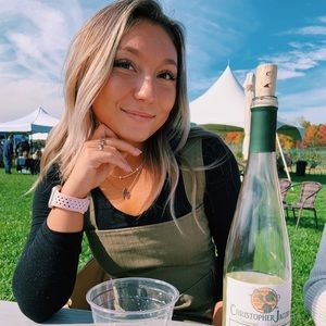 Meet your Posher, Hailey